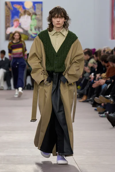 Look 50